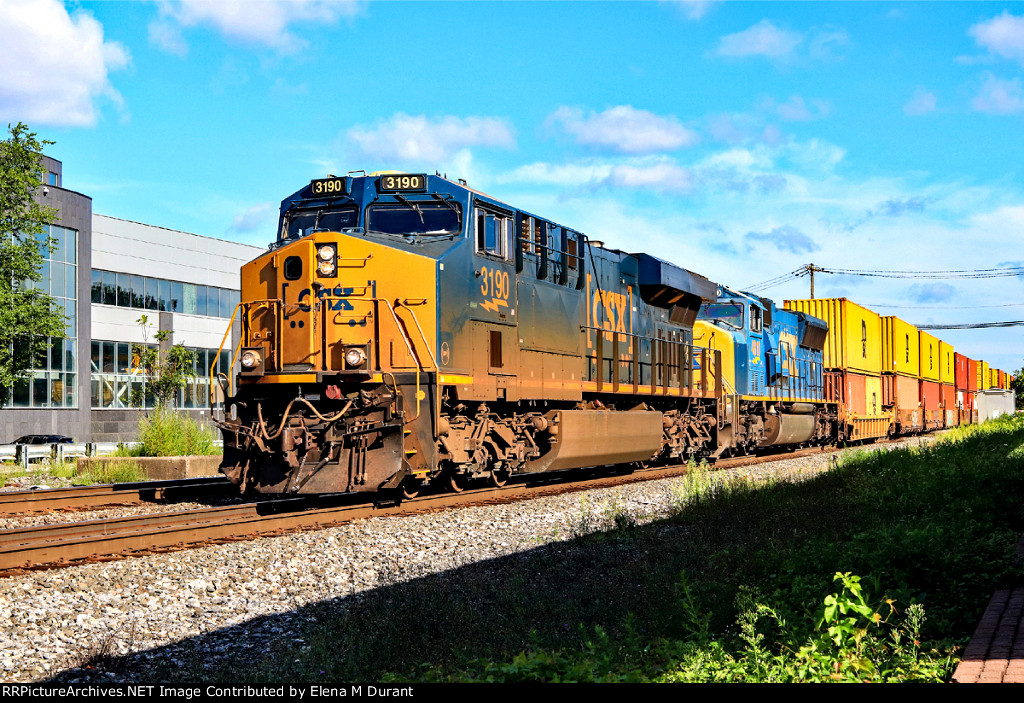 CSX 3190 on I-010